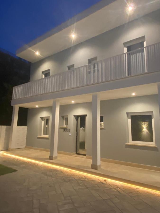 Grey House Guest House Luxury Latina Exterior photo