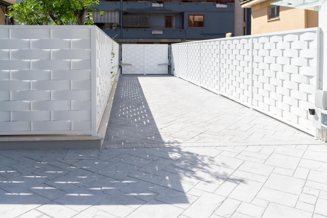 Grey House Guest House Luxury Latina Exterior photo